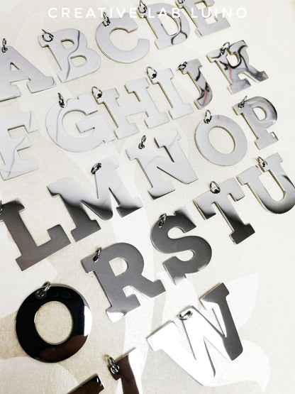 Bracciale con iniziale da personalizzare e ciondolini (bracc+lett+ch)