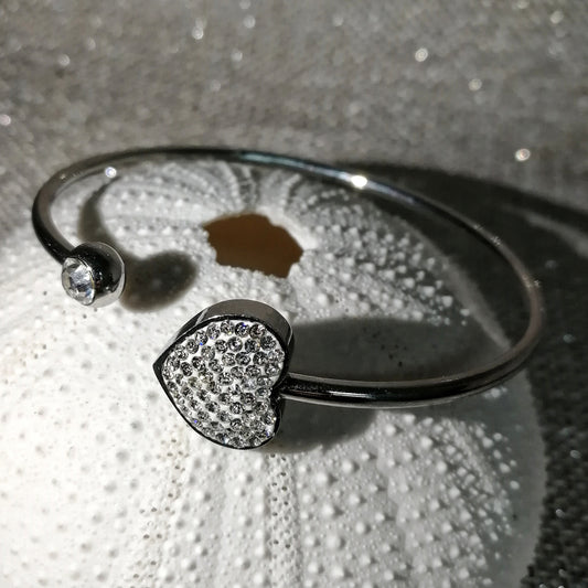 Bracciale c-type con cuore ricoperto di strass