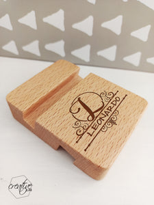 Porta smartphone in legno, personalizzabile con iniziale e nome