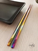 Carica l&#39;immagine nel visualizzatore di Gallery, Bacchette asiatiche in acciaio arcobaleno, personalizzabili