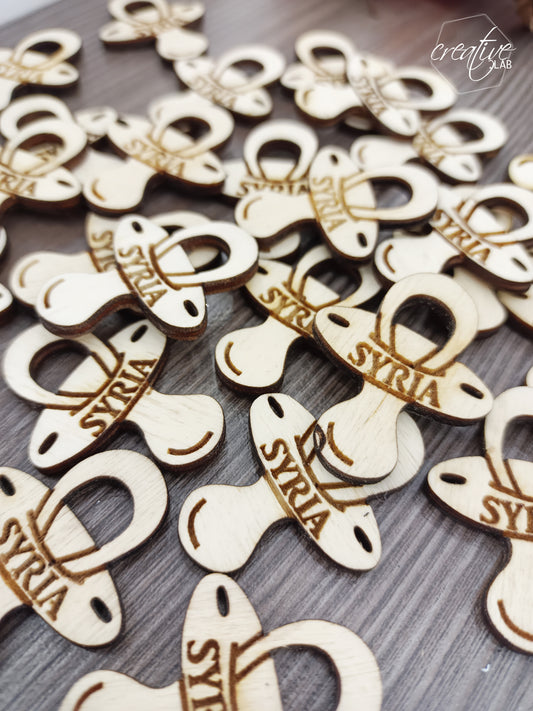 Set di 5 tags/calamita per Battesimo, in legno, personalizzabile - ciuccio