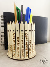 Carica l&#39;immagine nel visualizzatore di Gallery, Porta penne per insegnanti, con nomi e dedica