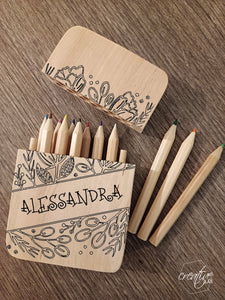 Astuccio in legno con matite colorate, personalizzabile con nome e decoro