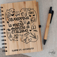 Carica l&#39;immagine nel visualizzatore di Gallery, Notes e penna di bamboo, personalizzabile, per maestri di italiano
