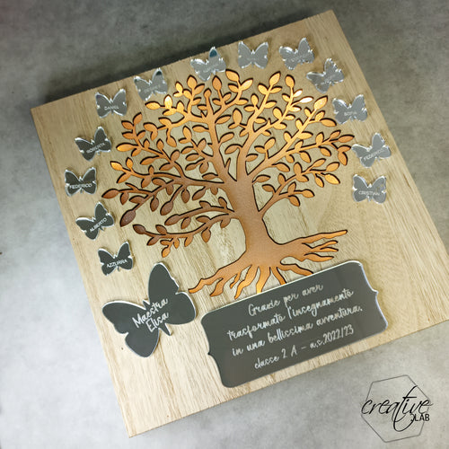 Albero della vita luminoso color legno con farfalle argento, personalizzabile per insegnanti