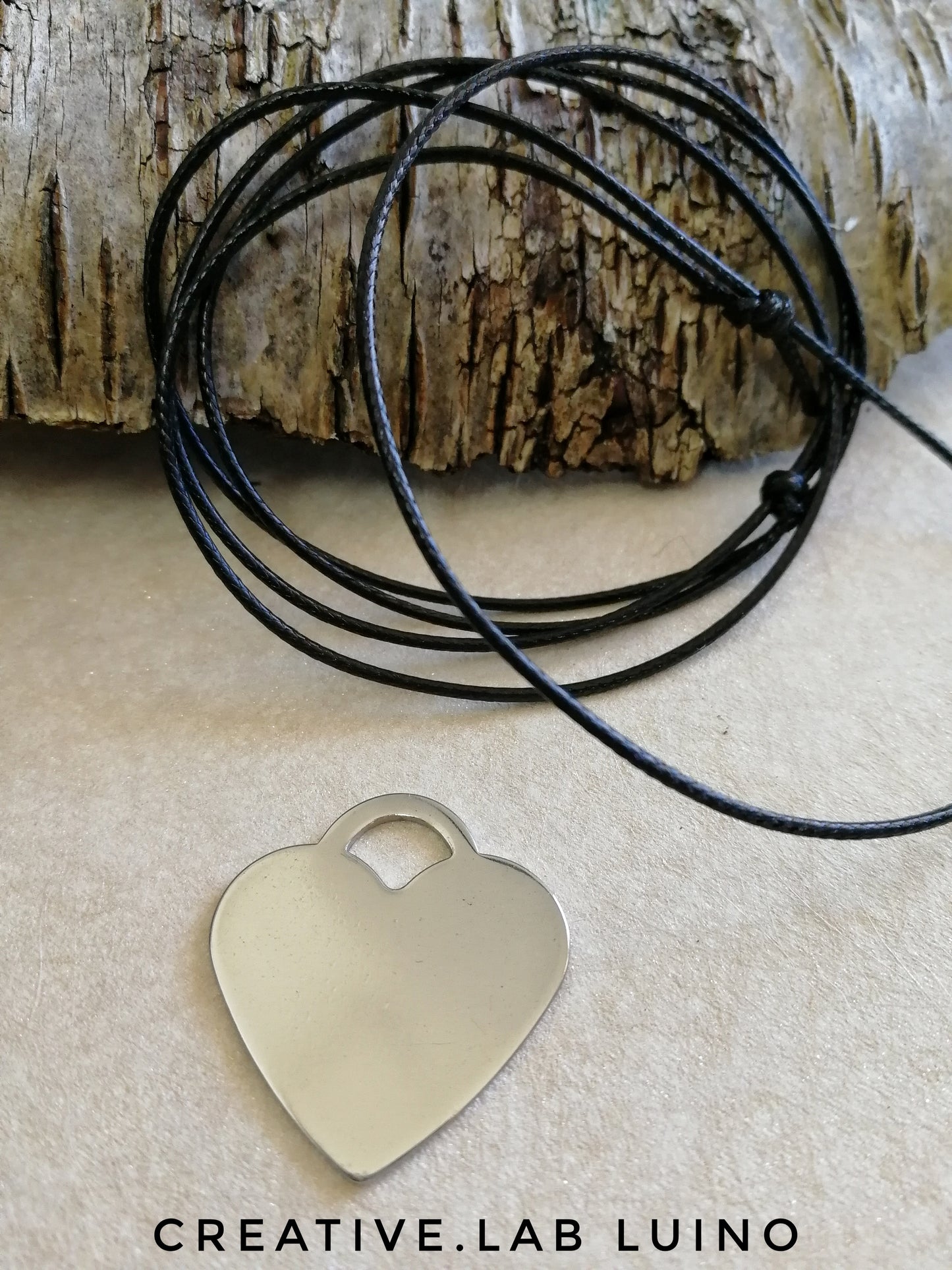 Ciondolo cuore personalizzato con cordino di cotone cerato (A4+COT CER)